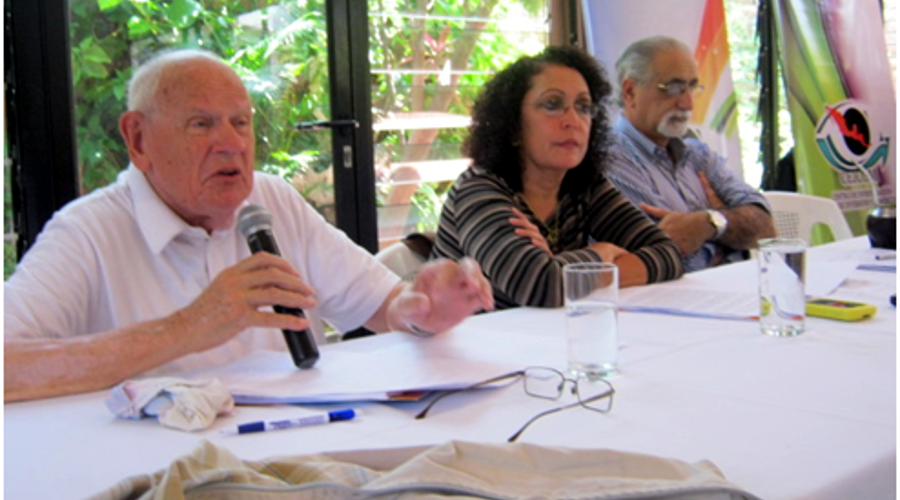 Reynaldo Carcanholo, durante su ponencia.